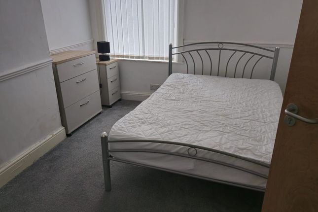 Room 2, 111 Silverdale Avenue, Liverpool photo 2