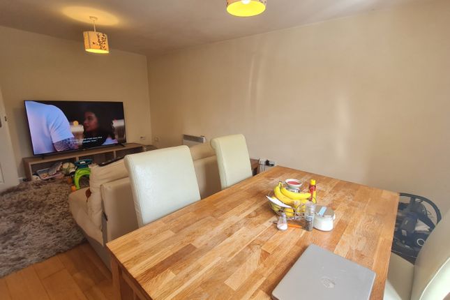 9 Bonham Court,, Queen Street, Leeds photo 4