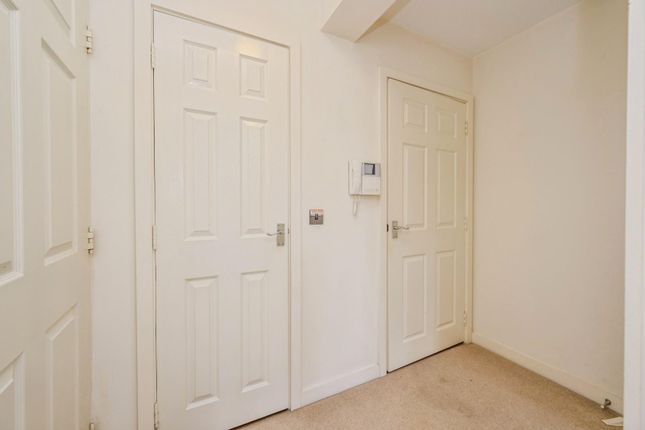 Flat 8, Harleston House, Lichfield photo 3