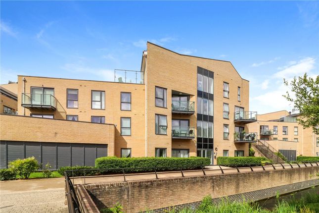 Flat to rent in Evans House, The Embankment, Nash Mills Wharf