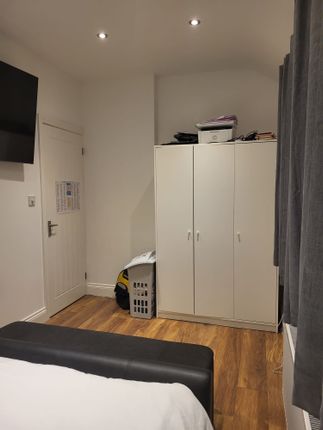 14, Comyns Road, Dagenham photo 4