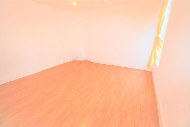 49, Mornington Avenue, London photo 2