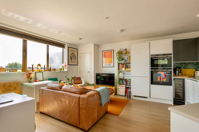 Flat 25, Imperial Court, Mitcham photo 4