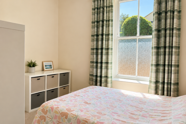Flat 1, 17, Vallis Way, Somerset photo 3