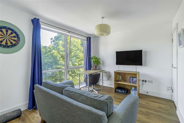 Flat 13, Turner House, 22, Mcmillan Street, London photo 2