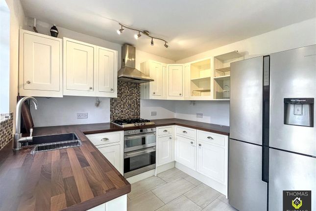 14, Grenville Close, Gloucester photo 3