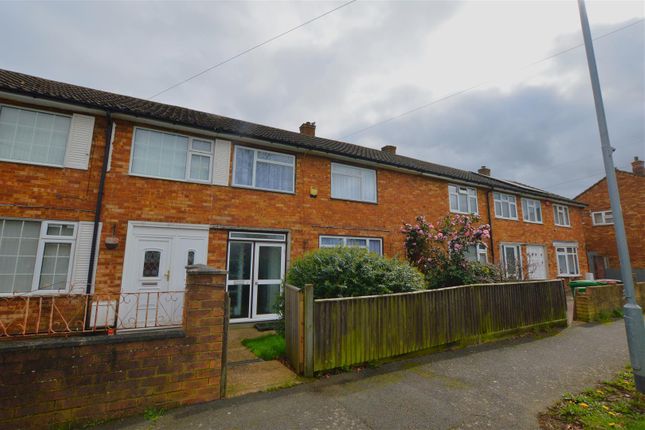 Terraced house for sale in Gascons Grove, Slough