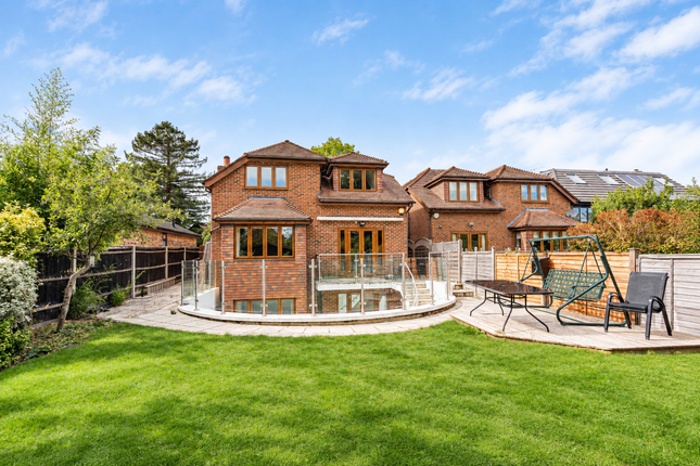 26, Childs Hall Road, Bookham photo 3