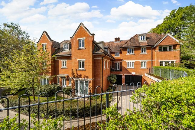 Maisonette for sale in 58 Sandy Lane, Woking, Surrey