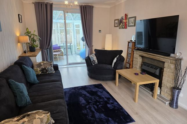38 Knowle Park, Handforth, Wilmslow photo 2