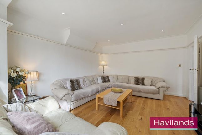 13, Minchenden Crescent, N14 photo 4
