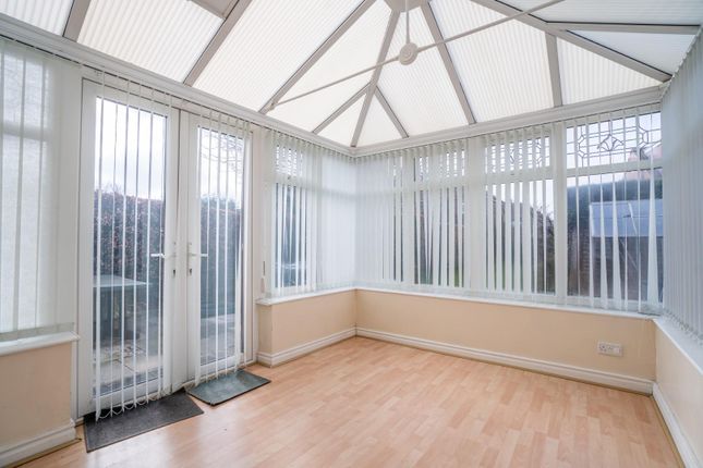 24, Manor Way, York photo 3