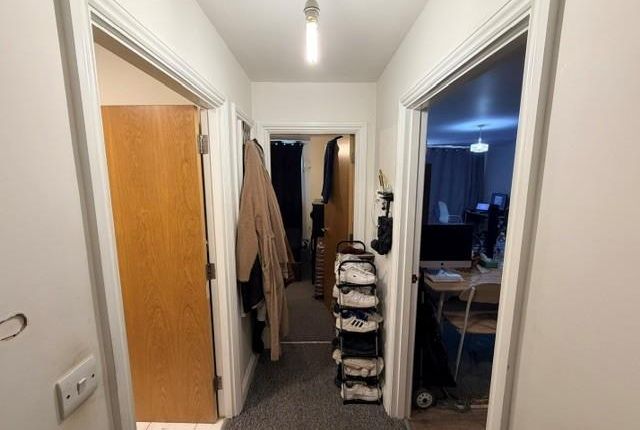 1 Leo house, 23, Lion Green Road, Coulsdon photo 2