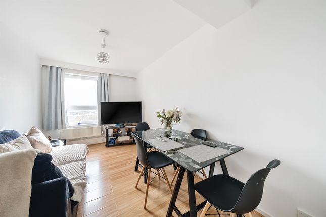 Flat for sale in Bowyer Street, London