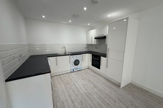 312, Peterborough photo 2