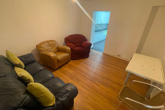 7 Clifton Avenue, Manchester photo 2