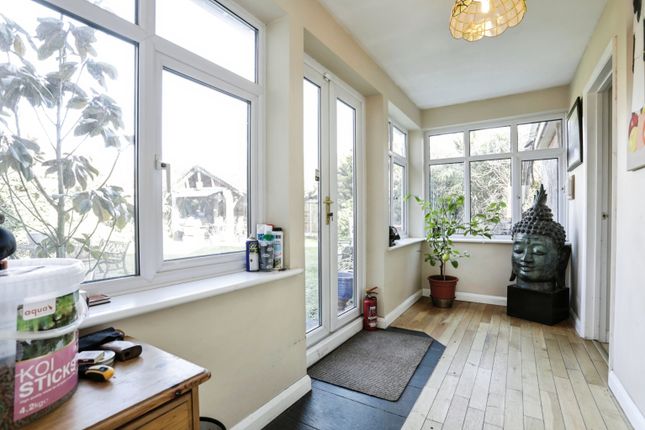 6, Ickworth Crescent, Ipswich photo 3