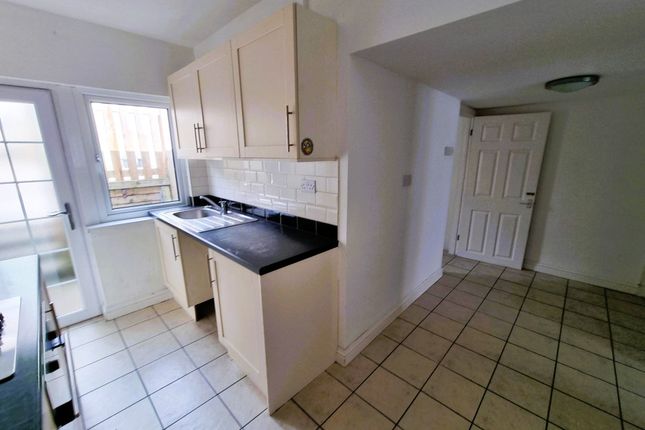 33 Queen Street, Barry photo 2