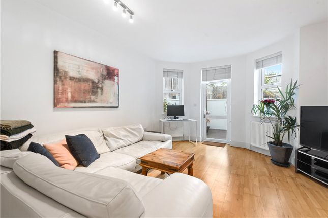 Flat B, 119, Bedford Hill, London photo 2