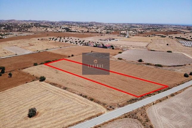 Land for sale in F107, Alaminyo, Cyprus