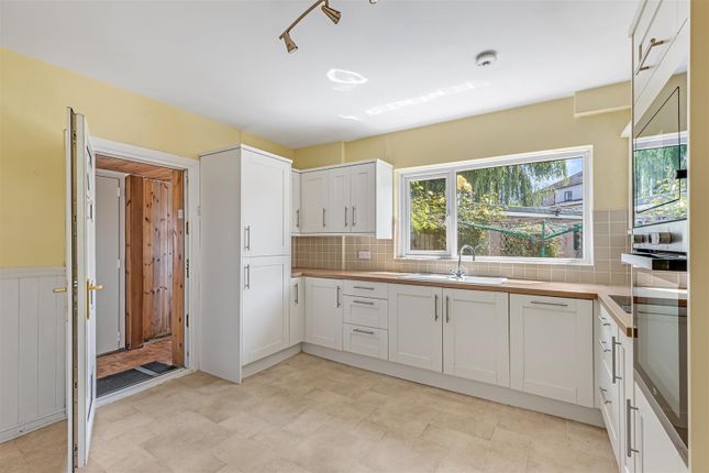 25, The Crescent, Ilkley photo 2