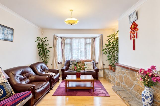 58, Kings Avenue, Greenford photo 4