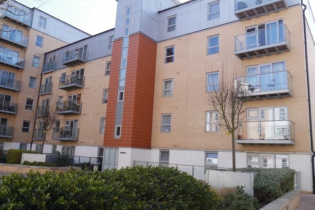 1 Bed Flat To Rent Queen Mary Avenue, London E18