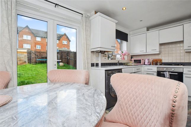 42, Pavilion Close, Pudsey photo 3
