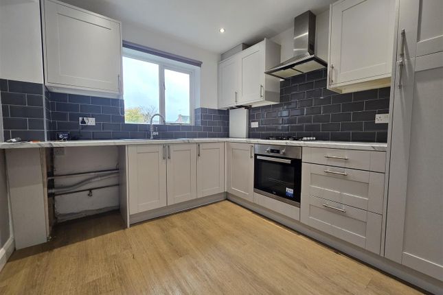 Dunlin Drive, Kidderminster photo 3
