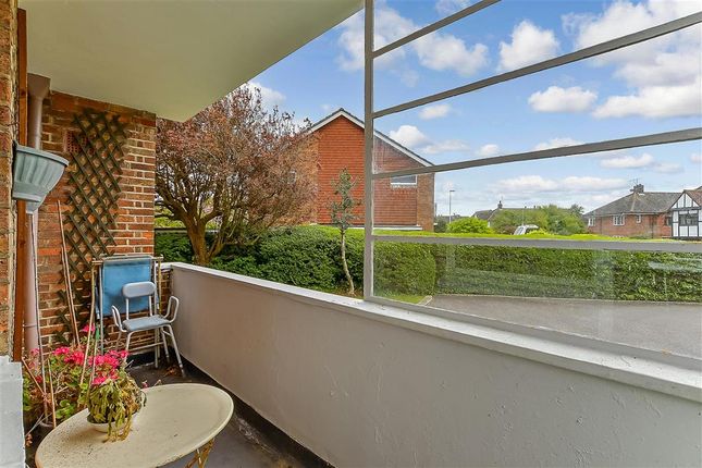 Flat for sale in Lansdowne Road, Worthing, West Sussex