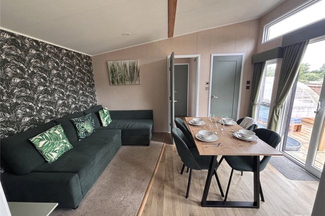 Lux Oasis 17,, Holme Road, Norfolk photo 3