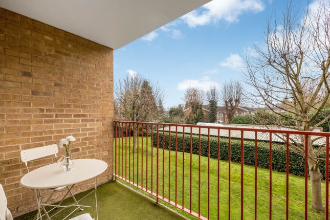 Flat 10, Pine Tree Lodge, Bromley photo 2
