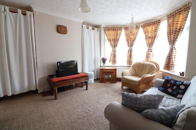54, Durham Road, Luton photo 2
