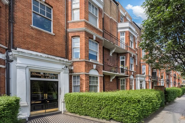 Flat for sale in Beaufort Street, London