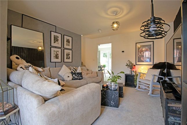 33 Orchard Avenue, Gainsborough photo 4