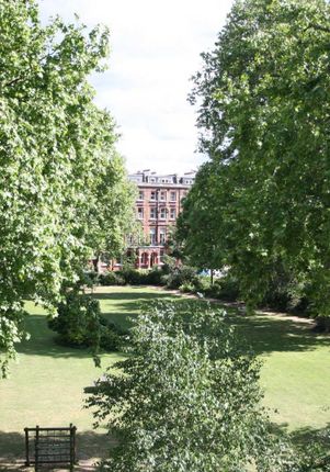 Nevern Square, London photo 3
