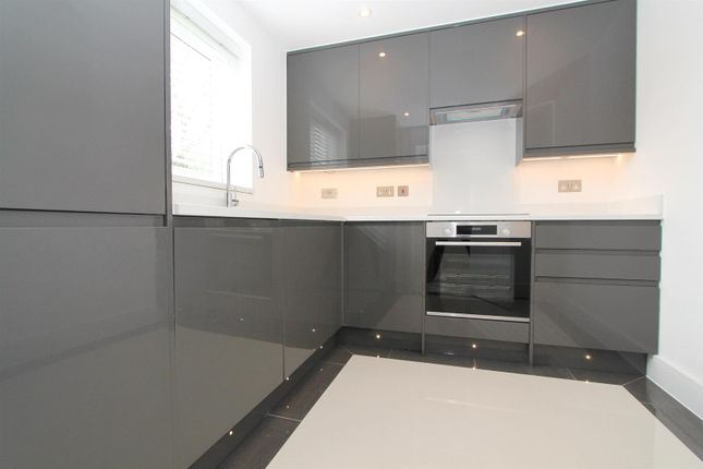 Flat for sale in Rachel Court, South Sutton
