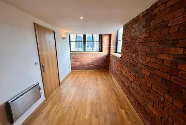 18 Byron Studios, Byron Street, Bradford photo 3