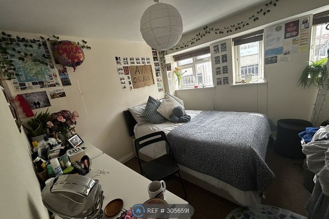 Flat   Bond Street, Bristol photo 2