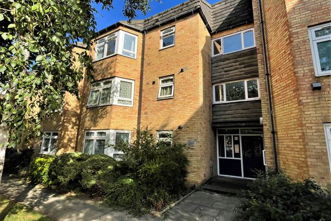 Flat for sale in Victoria Road, Scarborough, North Yorkshire