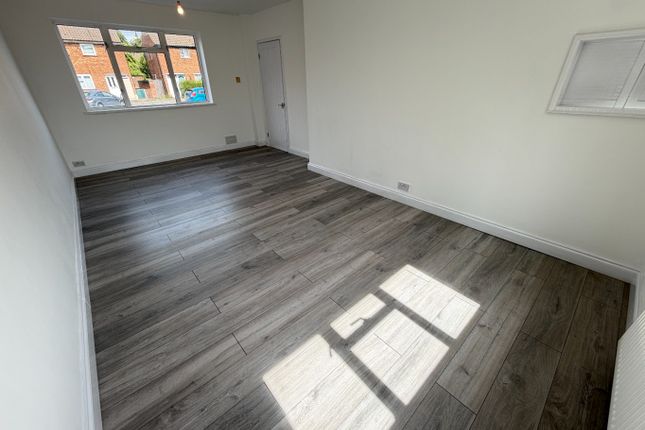 9, Rickyard Close, Luton photo 3