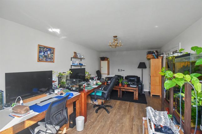 72, Cartmel Drive, Corby photo 4