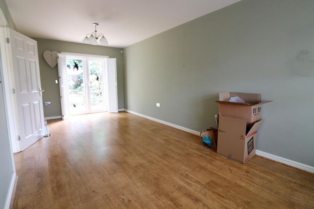 7, Oakley Gardens, Luton photo 4