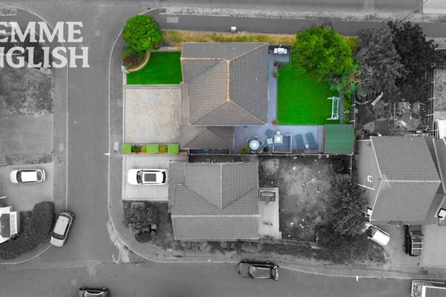 1 Iona Way, Wickford photo 3