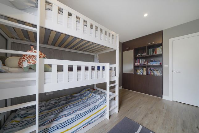 11 Johnson Court, 43 Meadowside - 7Bqep3N1Tfetrntu