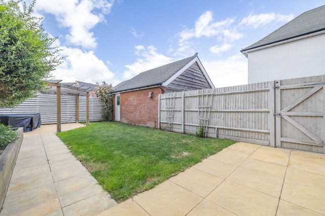 2, Hoplands Road, Canterbury photo 4
