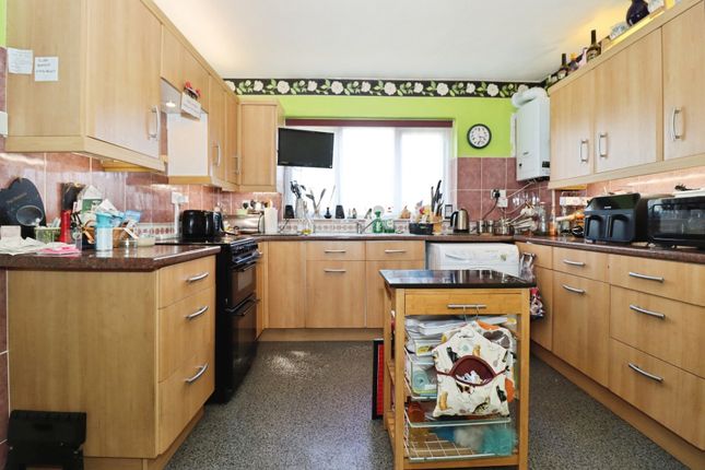 37, Quedgeley, Bristol photo 4