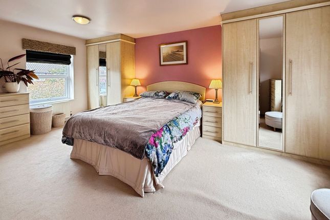 7 Fords Lane, Stockport photo 3