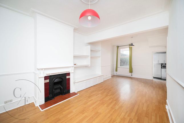 111 Roslyn Road, London photo 3