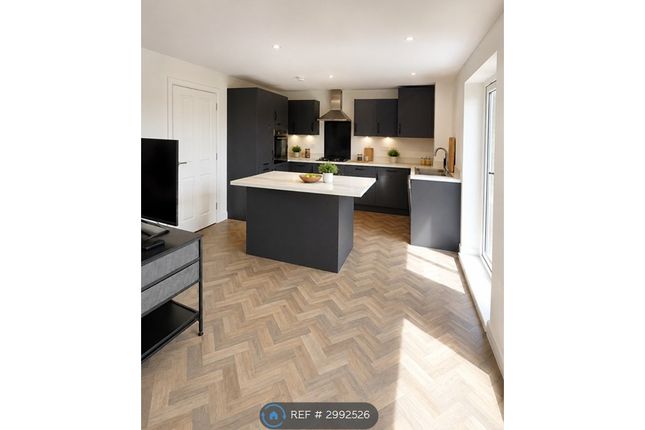 2-bed flat on Blythe House, Wishford Row, Swindon, £1,450/mo